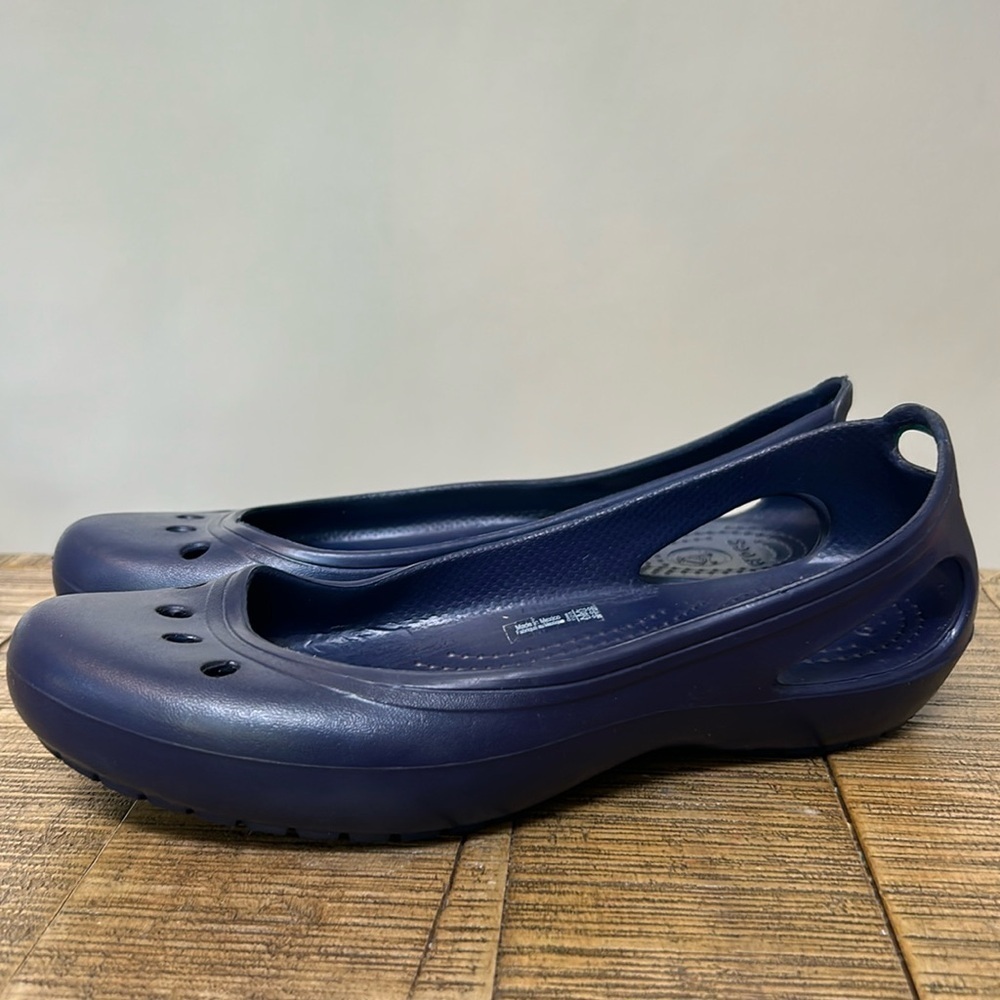 CROCS Kadee Navy Blue Comfort Flats, women’s size 6